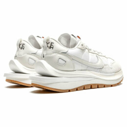 Nike - Nike Vaporwaffle sacai Sail Gum