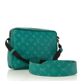 Louis Vuitton - Outdoor Messenger